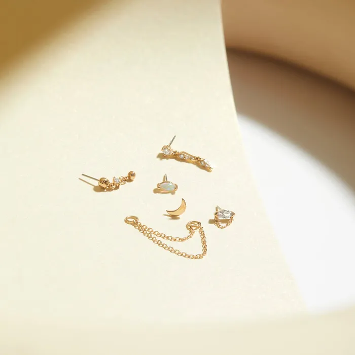 AURELIE GI CRESCENT Moon Threadless Flatback Earring Earrings