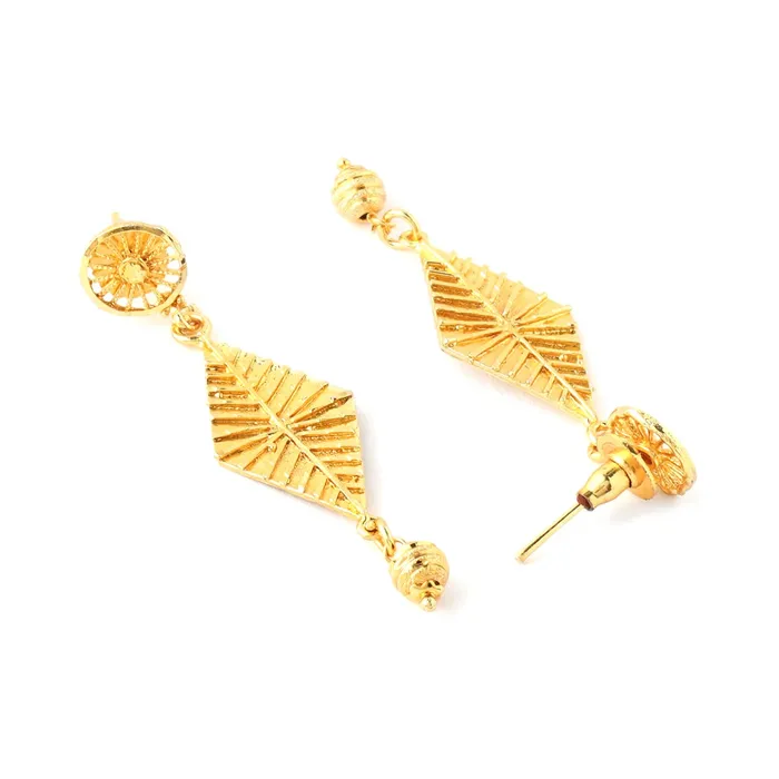 Earrings Yellow Chimes Yellow Chimes Jewellery Set for Women and Girls Gold Jewellery Set for Women Gold Plated Necklace Set Mutilayer Jewellery Set Birthday Gift for girls and women Anniversary Gift for Wife