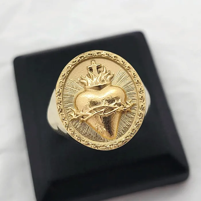 Rings carre dor 14k 18k gold sacred heart of jesus ring 1