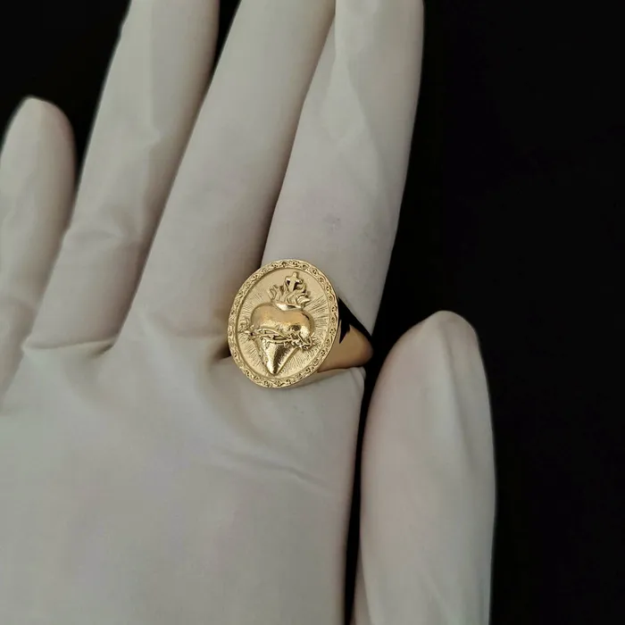Rings carre dor 14k 18k gold sacred heart of jesus ring 1