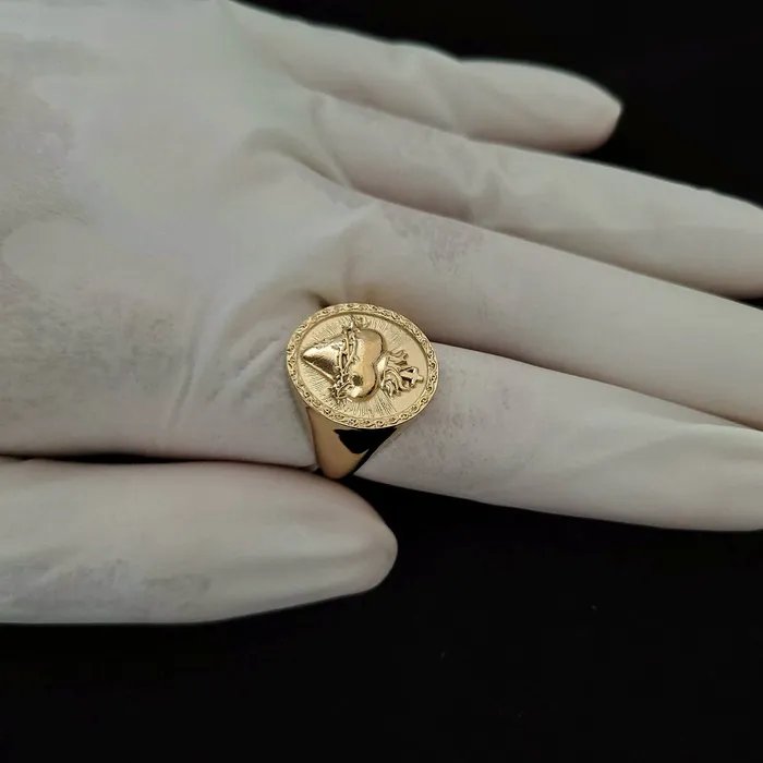 Rings carre dor 14k 18k gold sacred heart of jesus ring 1