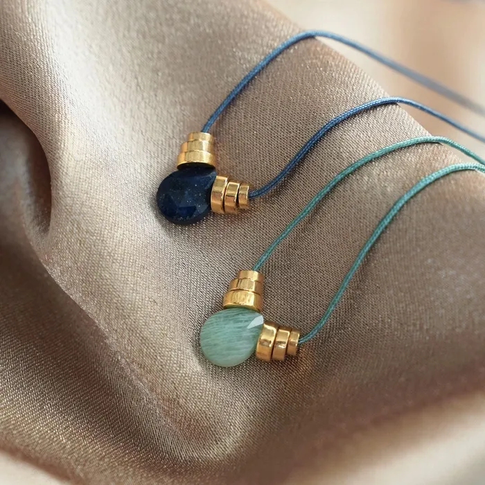 Tropfenhalskette aus Lapislazuli Victoire Collection Victoire Collection Earrings